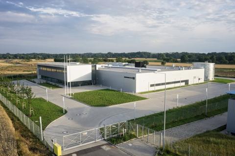 Hala wraz z budynkiem administracyjnym RADIOMETER w Stargardzie