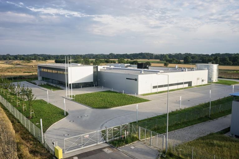 Hala wraz z budynkiem administracyjnym RADIOMETER w Stargardzie