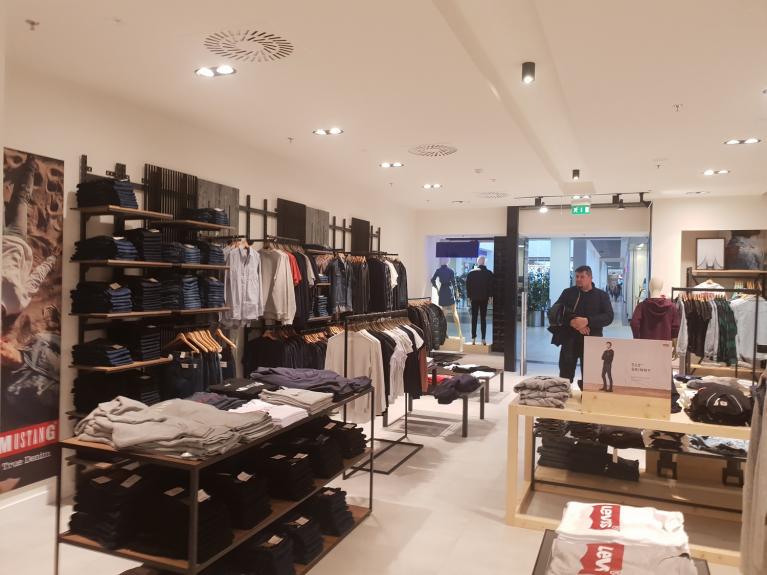 Lokal MULTI JEANS w C.H. LESZNO w Lesznie