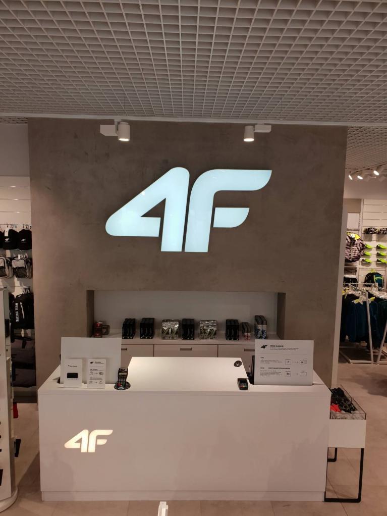 Lokal 4F w C.H. LESZNO w Lesznie 